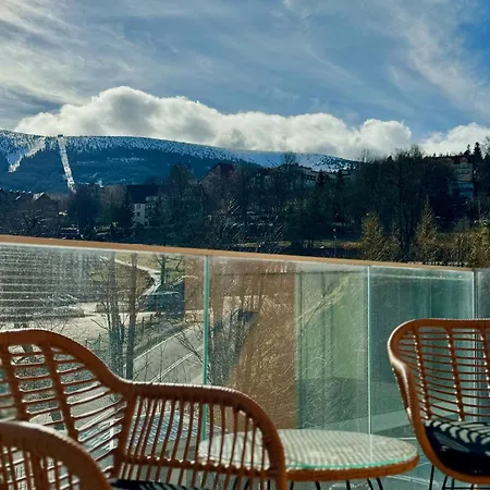 Panorama Karkonoszy - Apartamenty Komfort Z Widokiem Na Sniezke I Aquapark Апартаменты *